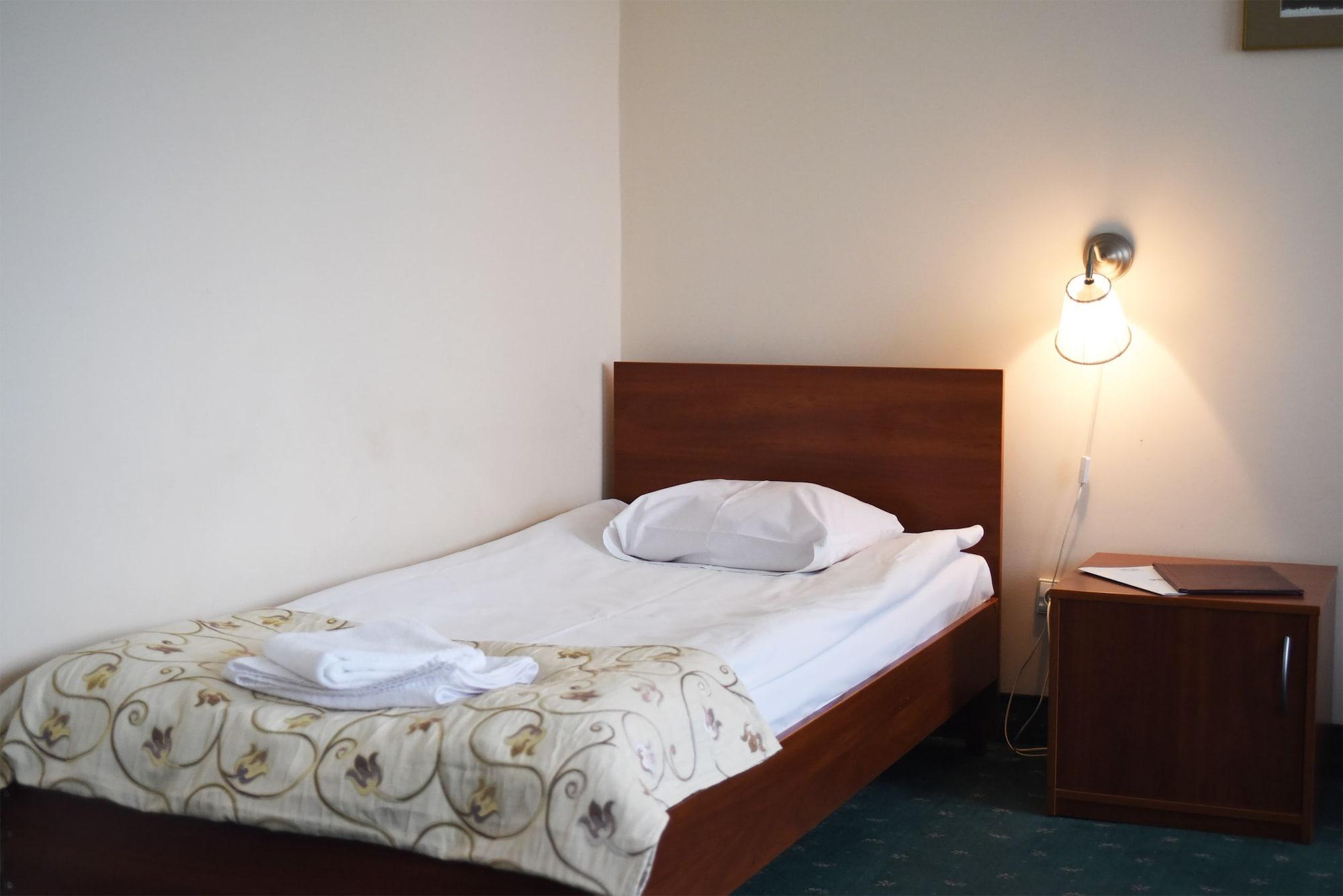 Parkhotel Economic Wielka Wies  Eksteriør billede