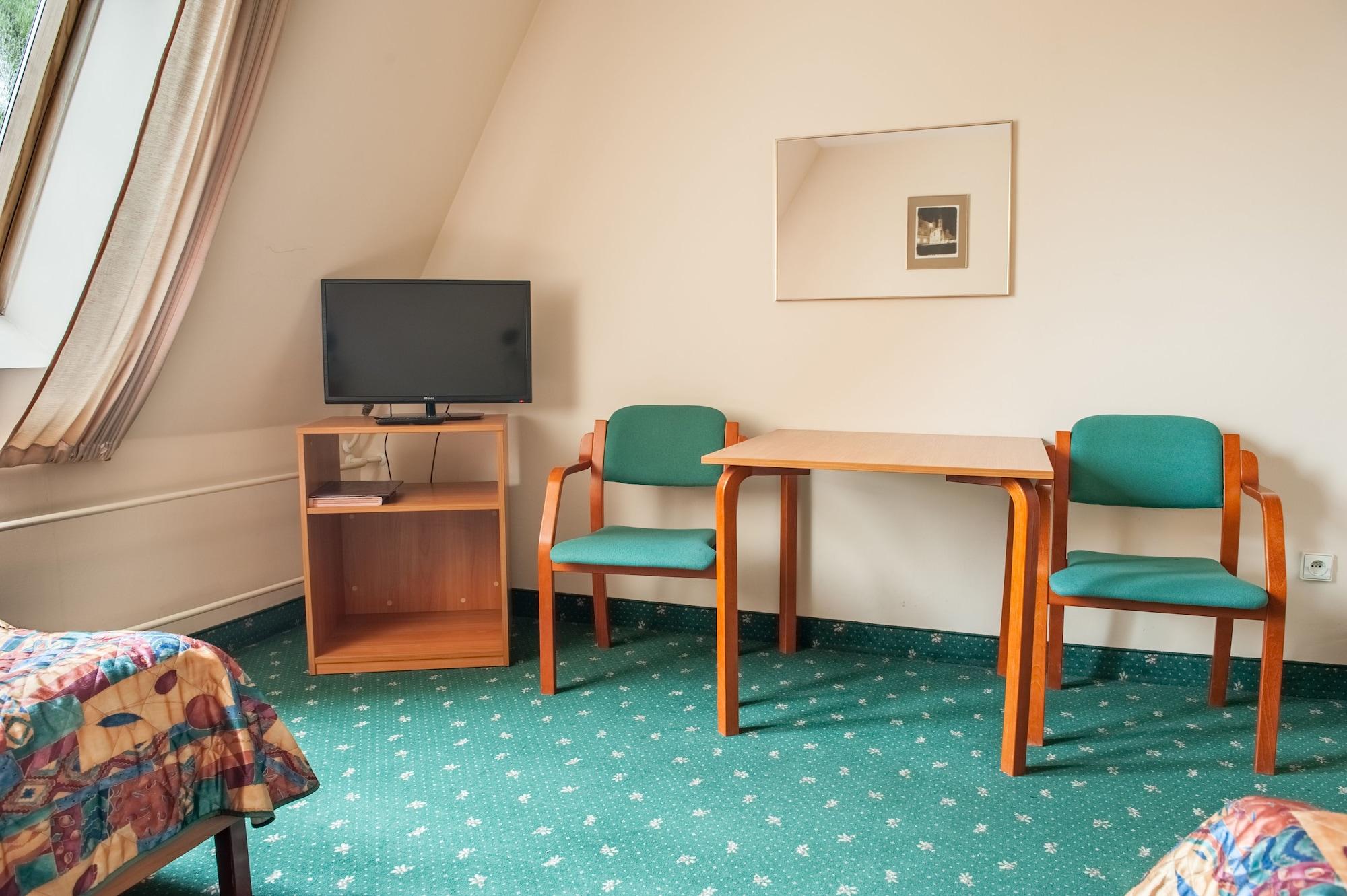 Parkhotel Economic Wielka Wies  Eksteriør billede