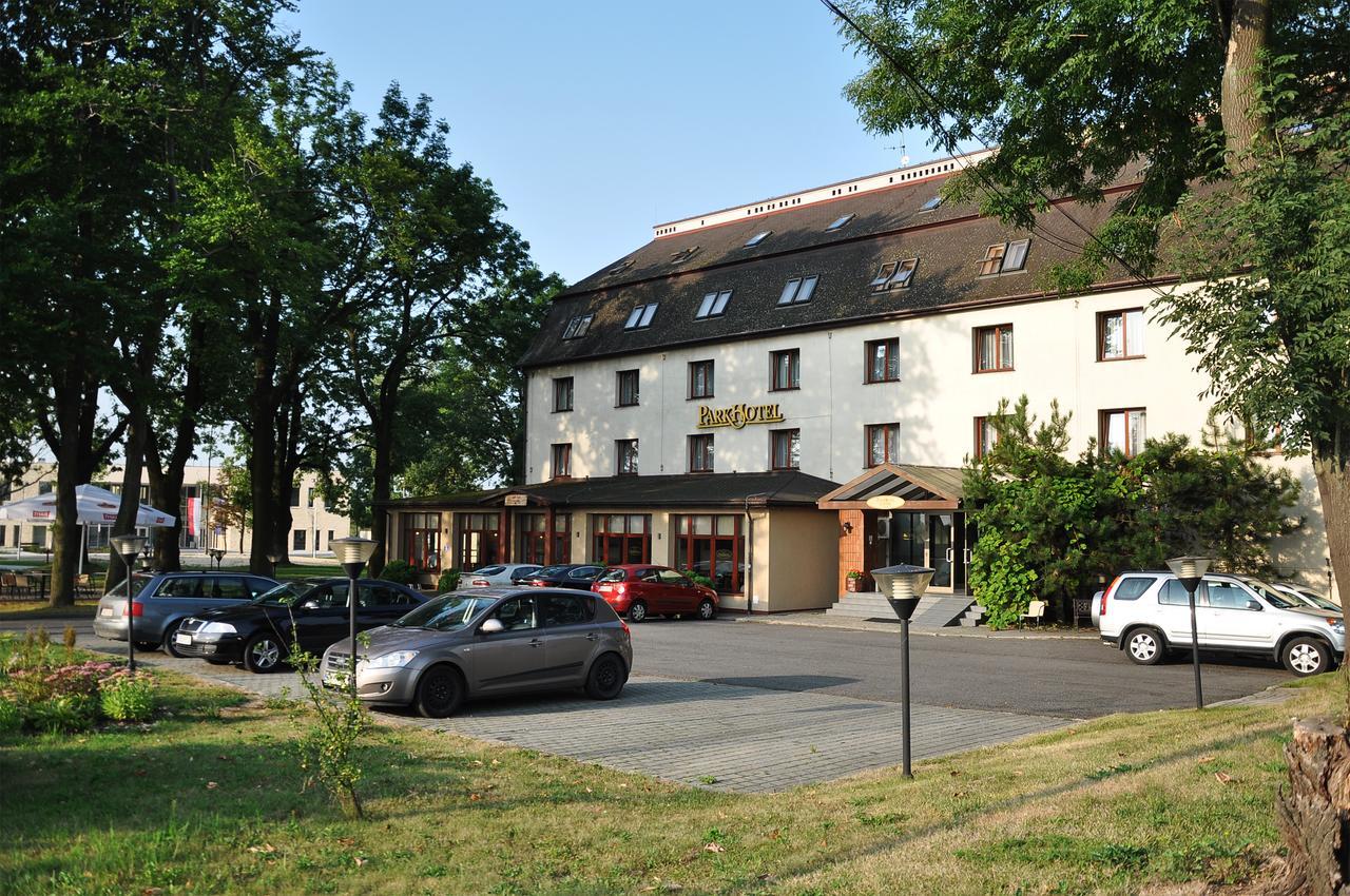 Parkhotel Economic Wielka Wies  Eksteriør billede